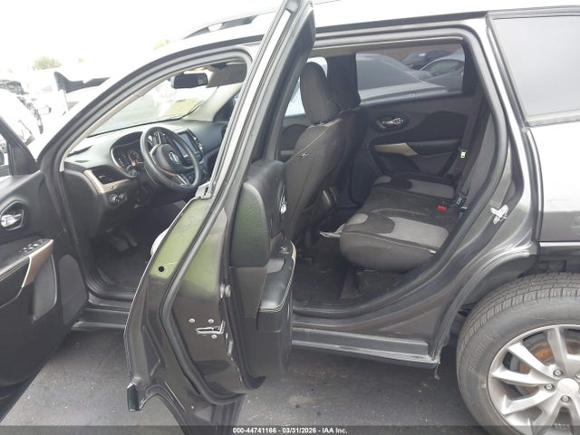 1C4PJLCB6JD588037 Jeep Cherokee Latitude Tech Connect Fwd