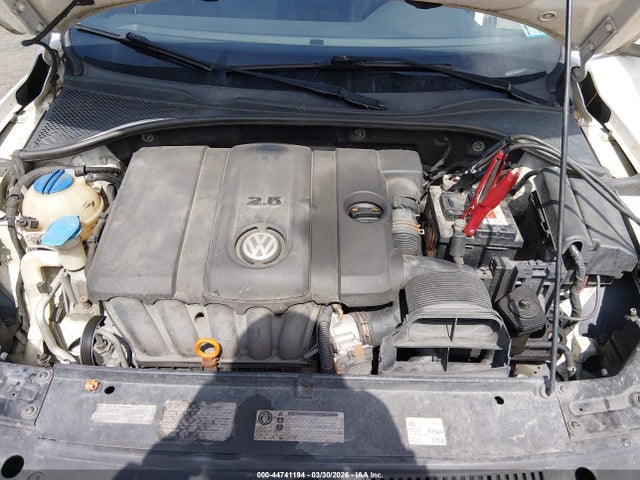 2012 Volkswagen Passat 2.5l Se მანქანა იყიდება აუქციონზე, vin: 1VWBP7A3XCC064181, აუქციონის ნომერი: 44741194