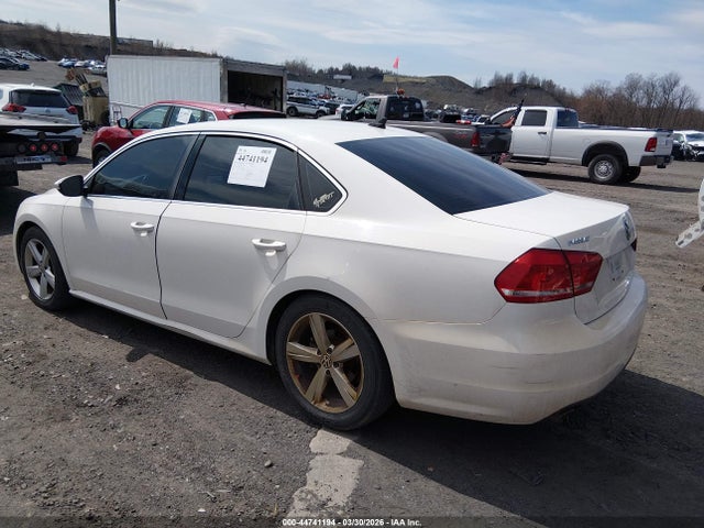 2012 Volkswagen Passat 2.5l Se მანქანა იყიდება აუქციონზე, vin: 1VWBP7A3XCC064181, აუქციონის ნომერი: 44741194