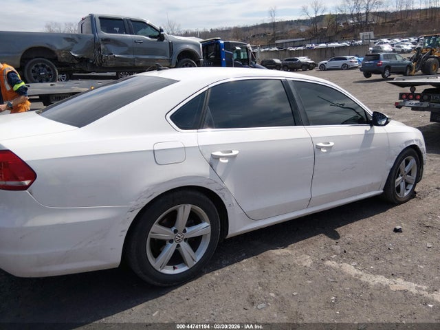 2012 Volkswagen Passat 2.5l Se მანქანა იყიდება აუქციონზე, vin: 1VWBP7A3XCC064181, აუქციონის ნომერი: 44741194