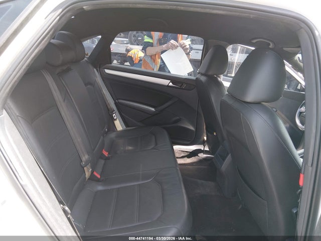 2012 Volkswagen Passat 2.5l Se მანქანა იყიდება აუქციონზე, vin: 1VWBP7A3XCC064181, აუქციონის ნომერი: 44741194