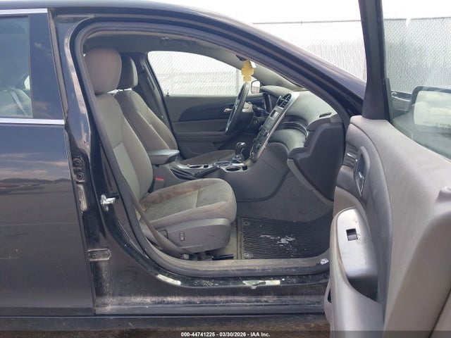 44741225 :رقم المزاد ، 1G11B5SL4FF313621 vin ، 2015 Chevrolet Malibu Ls مزاد بيع