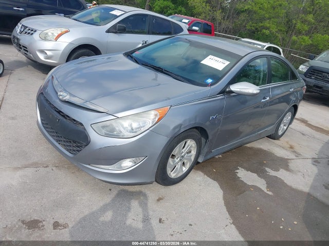 Hyundai SONATA HYBRID 2014 KMHEC4A44EA116627 Image 2