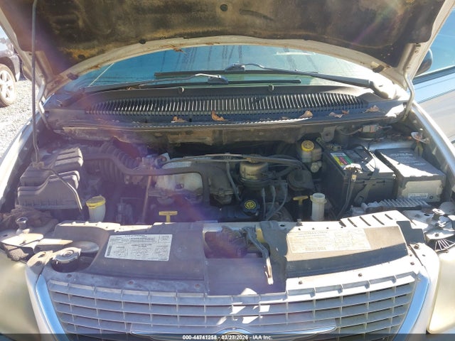 Продажа на аукционе авто 2001 Chrysler Town & Country Lxi, vin: 2C8GP54LX1R325529, номер лота: 44741258