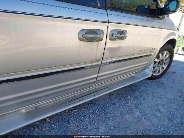 Продажа на аукционе авто 2001 Chrysler Town & Country Lxi, vin: 2C8GP54LX1R325529, номер лота: 44741258