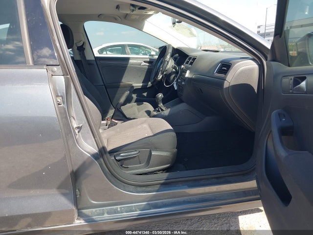 Продаж на аукціоні авто 2011 Volkswagen Jetta 2.0l S, vin: 3VW2K7AJ9BM066711, номер лоту: 44741340
