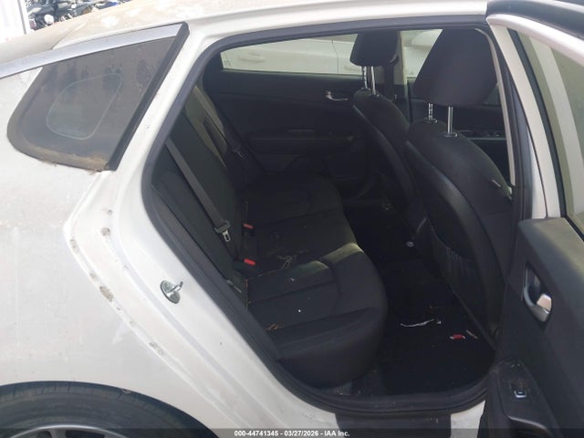 KNAGT4L37G5091877 KIA Optima Lx