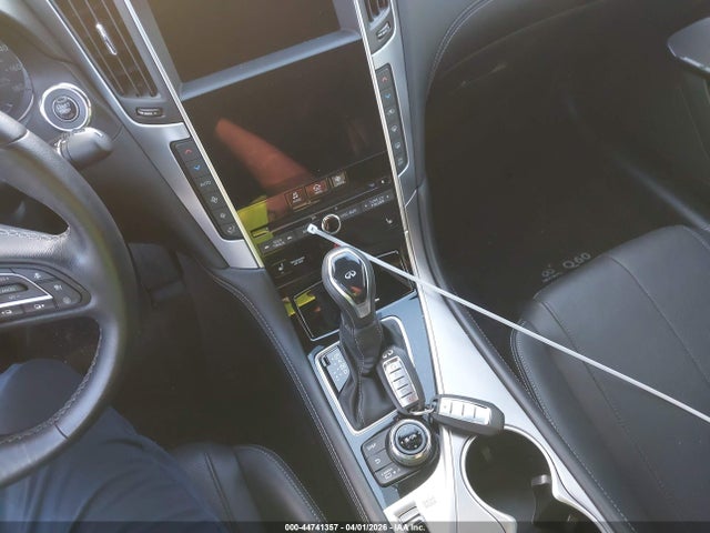 JN1EV7KK1MM410807 Infiniti Q60 Luxe