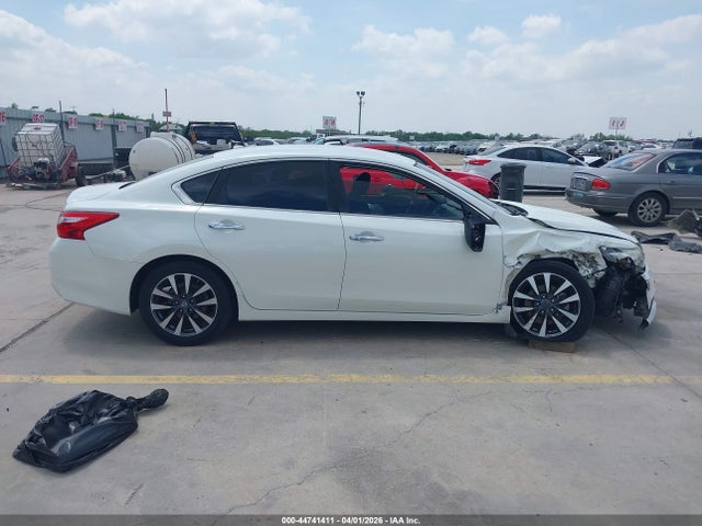 1N4AL3AP0HC113259 Nissan Altima 2.5/2.5 S/2.5 Sl/2.5 Sr/2.5 Sv