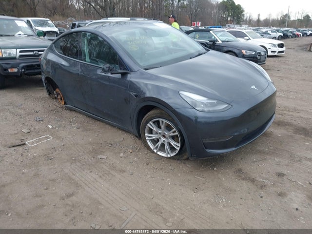 2024 TESLA MODEL Y 7SAYGDED2RF016008 Photo 0