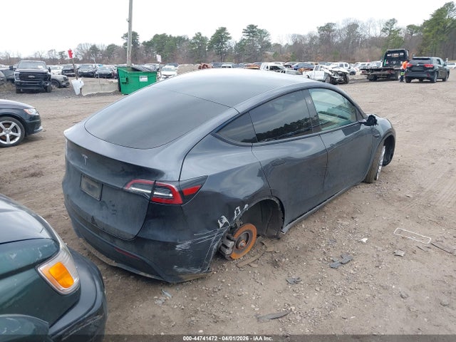 2024 TESLA MODEL Y 7SAYGDED2RF016008 Photo 3