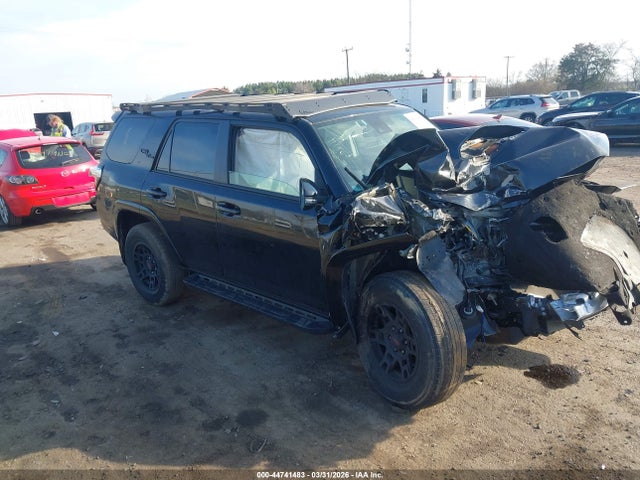 2020 TOYOTA 4RUNNER JTEBU5JR6L5773890