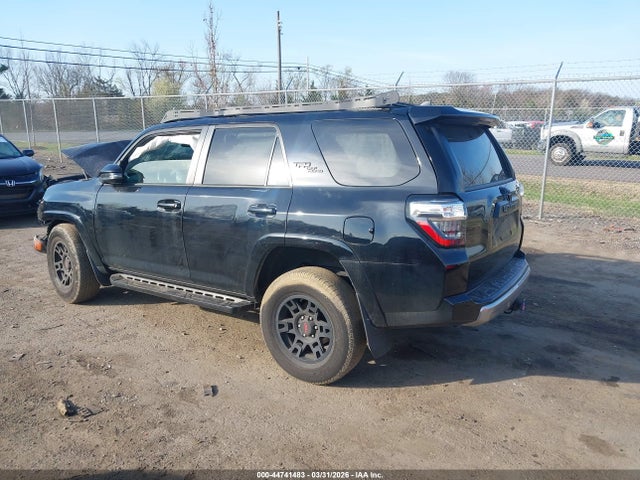 2020 TOYOTA 4RUNNER JTEBU5JR6L5773890 Photo 2