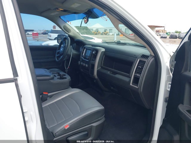 Продаж на аукціоні авто 2022 Ram 1500 Classic Tradesman  4x4 5'7 Box, vin: 3C6RR7KG6NG375966, номер лоту: 44741510
