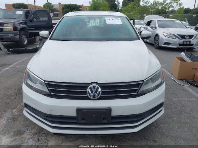 3VWD17AJ0FM238402 Volkswagen Jetta 1.8t Se