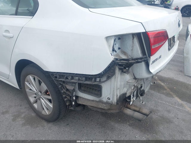 3VWD17AJ0FM238402 Volkswagen Jetta 1.8t Se