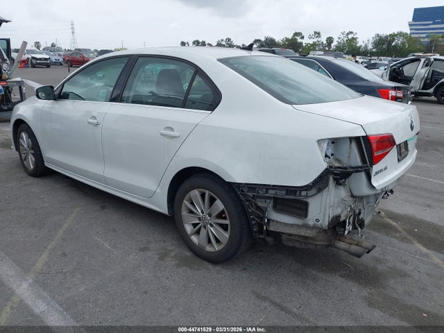 3VWD17AJ0FM238402 Volkswagen Jetta 1.8t Se