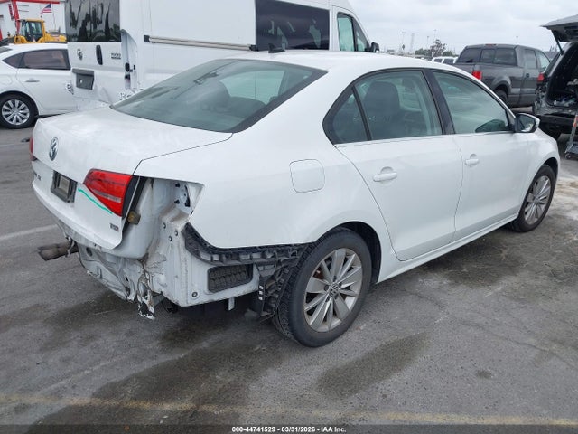 3VWD17AJ0FM238402 Volkswagen Jetta 1.8t Se