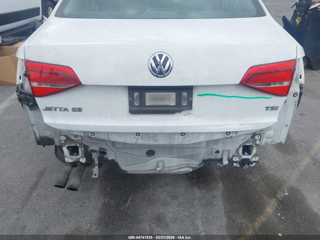 3VWD17AJ0FM238402 Volkswagen Jetta 1.8t Se