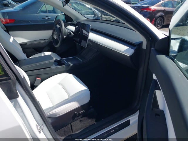 5YJYGDEE8MF304002 Tesla Model Y Long Range Dual Motor All-wheel Drive