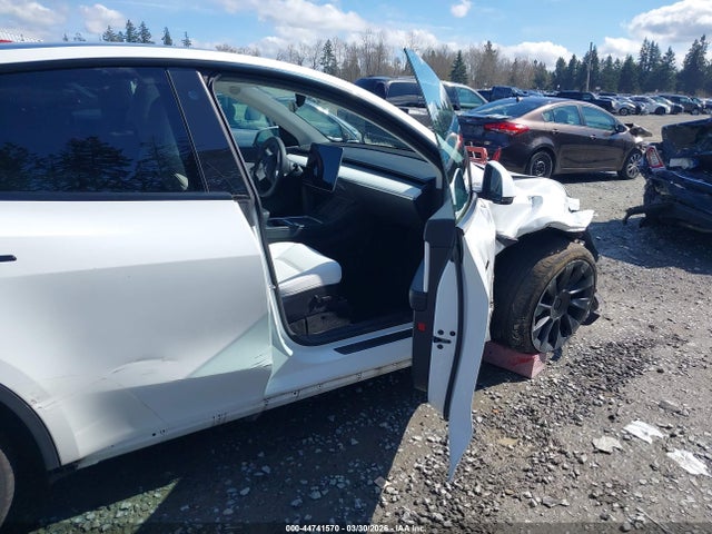 5YJYGDEE8MF304002 Tesla Model Y Long Range Dual Motor All-wheel Drive