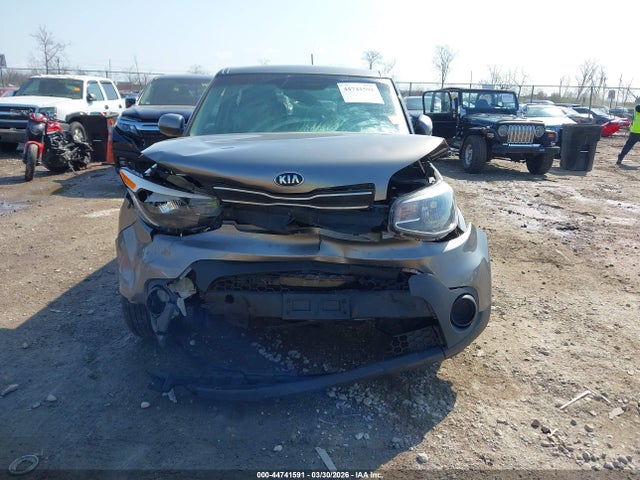 2018 Kia Soul მანქანა იყიდება აუქციონზე, vin: KNDJN2A21J7614338, აუქციონის ნომერი: 44741591