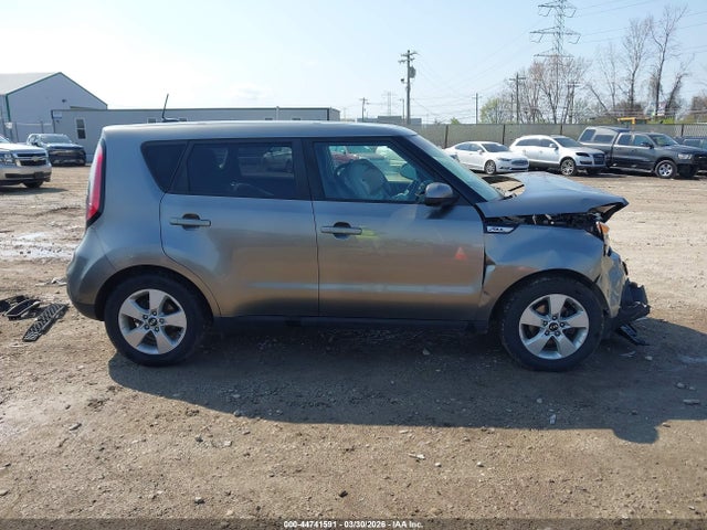 2018 Kia Soul მანქანა იყიდება აუქციონზე, vin: KNDJN2A21J7614338, აუქციონის ნომერი: 44741591
