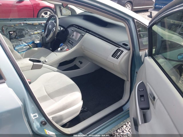 JTDKN3DU1F1911000 Toyota Prius Three