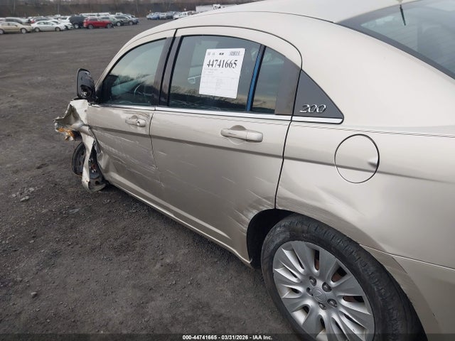 2014 Chrysler 200 Lx მანქანა იყიდება აუქციონზე, vin: 1C3CCBAB6EN168580, აუქციონის ნომერი: 44741665