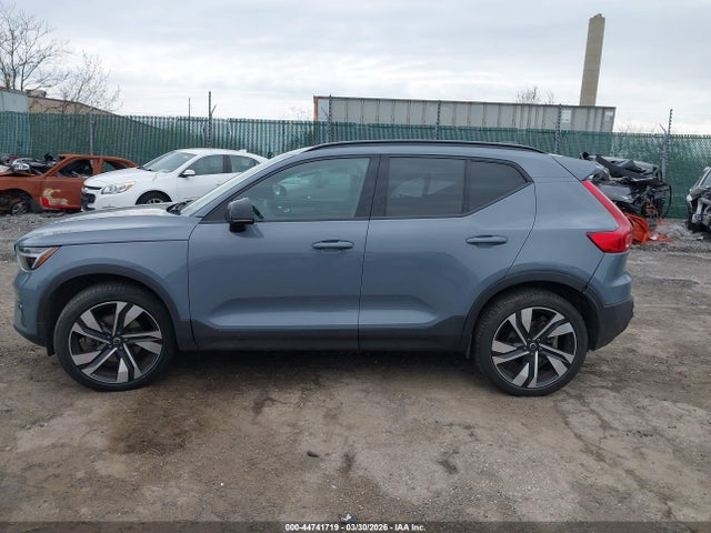 YV4L12UW3P2051217 Volvo Xc40 B5 Plus Dark Theme