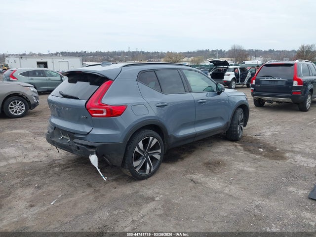 YV4L12UW3P2051217 Volvo Xc40 B5 Plus Dark Theme