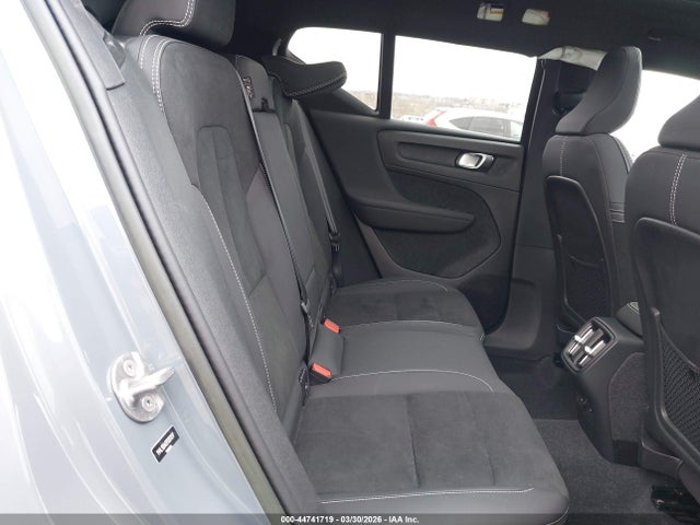 YV4L12UW3P2051217 Volvo Xc40 B5 Plus Dark Theme