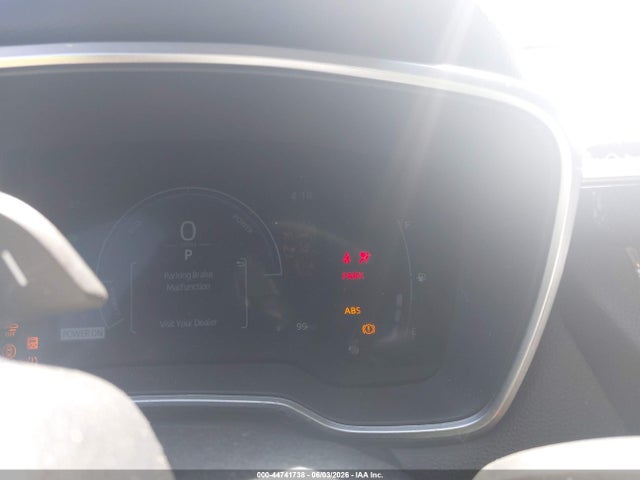 44741738 :رقم المزاد ، 7MUFBABGXRV063255 vin ، 2024 Toyota Corolla Cross Hybrid Xse مزاد بيع