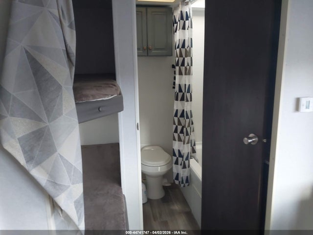 44741747 :رقم المزاد ، 4X4TSMB2XKA324044 vin ، 2019 Salem Other مزاد بيع