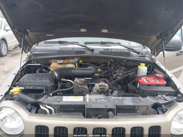 2004 Jeep Liberty Sport მანქანა იყიდება აუქციონზე, vin: 1J4GL48K44W272454, აუქციონის ნომერი: 44741801