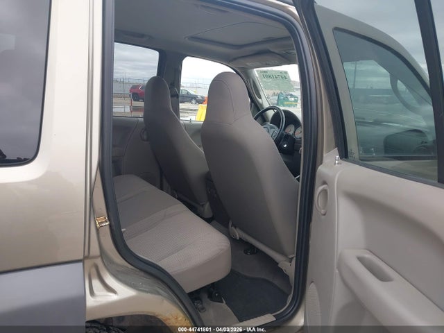 2004 Jeep Liberty Sport მანქანა იყიდება აუქციონზე, vin: 1J4GL48K44W272454, აუქციონის ნომერი: 44741801