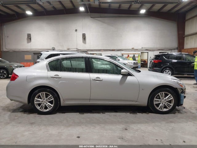 44741896 :رقم المزاد ، JN1CV6AR9FM522225 vin ، 2015 Infiniti Q40 مزاد بيع