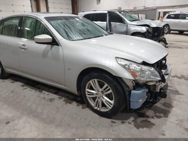 44741896 :رقم المزاد ، JN1CV6AR9FM522225 vin ، 2015 Infiniti Q40 مزاد بيع