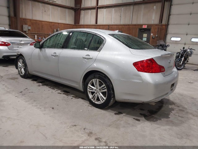 44741896 :رقم المزاد ، JN1CV6AR9FM522225 vin ، 2015 Infiniti Q40 مزاد بيع