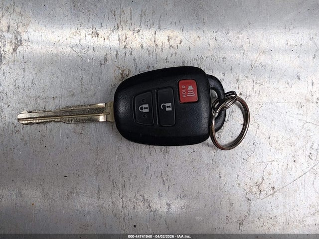 JTMZFREV1JJ202212 Toyota RAV4 LE
