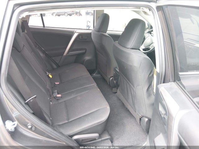 JTMZFREV1JJ202212 Toyota RAV4 LE