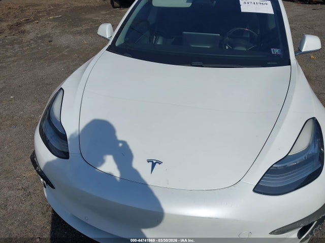 5YJ3E1EA0JF005823 Tesla Model 3 Long Range/mid Range