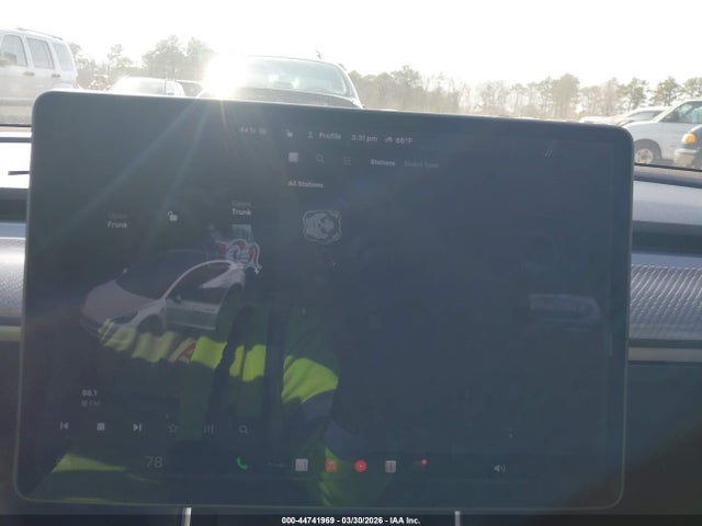 5YJ3E1EA0JF005823 Tesla Model 3 Long Range/mid Range