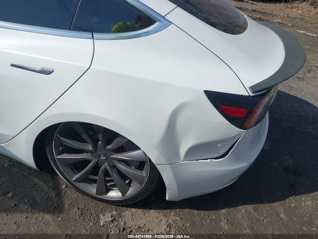 5YJ3E1EA0JF005823 Tesla Model 3 Long Range/mid Range