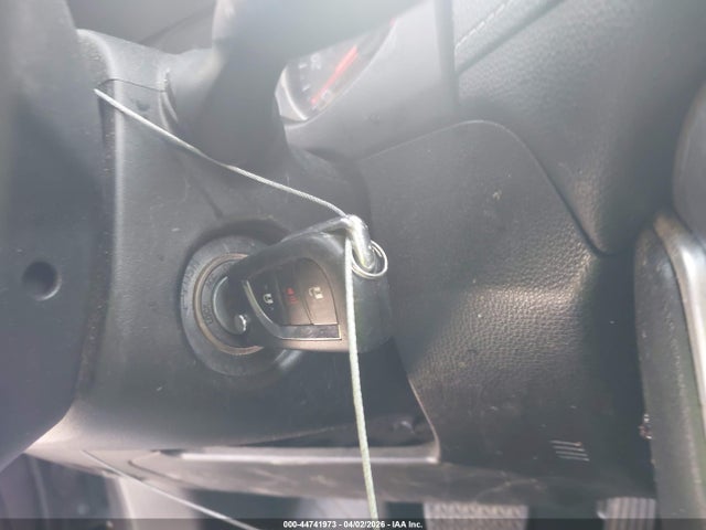 JTMH1RFV1KJ011884 Toyota RAV4 LE