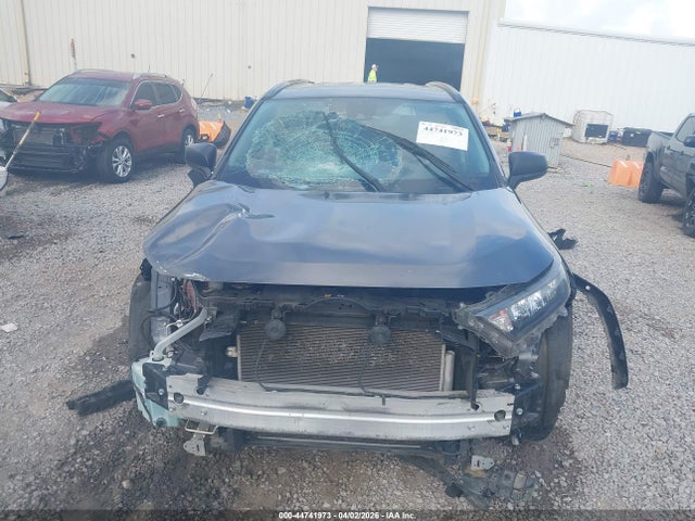 JTMH1RFV1KJ011884 Toyota RAV4 LE