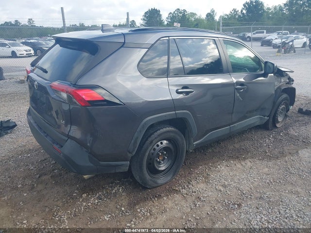 JTMH1RFV1KJ011884 Toyota RAV4 LE