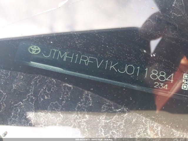 JTMH1RFV1KJ011884 Toyota RAV4 LE