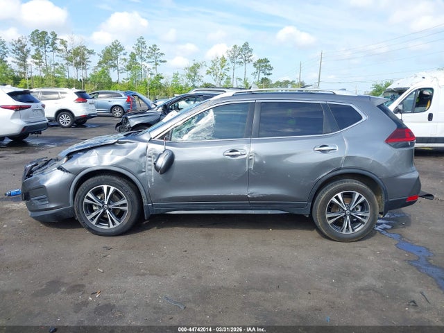 2020 Nissan Rogue Sv Fwd მანქანა იყიდება აუქციონზე, vin: JN8AT2MT0LW013672, აუქციონის ნომერი: 44742014
