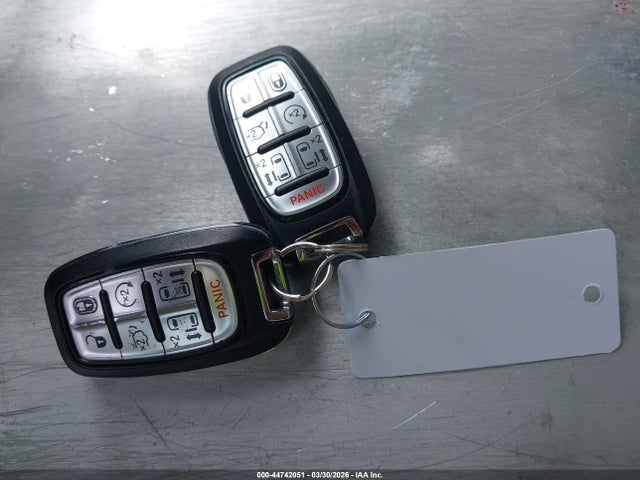 Продажа на аукционе авто 2018 Chrysler Pacifica Hybrid Limited, vin: 2C4RC1N75JR105201, номер лота: 44742051